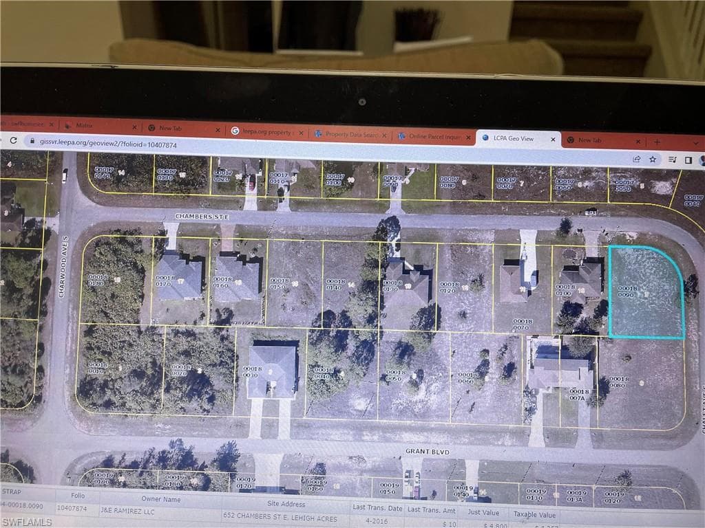 652 Chambers ST E LEHIGH ACRES, FL 33974