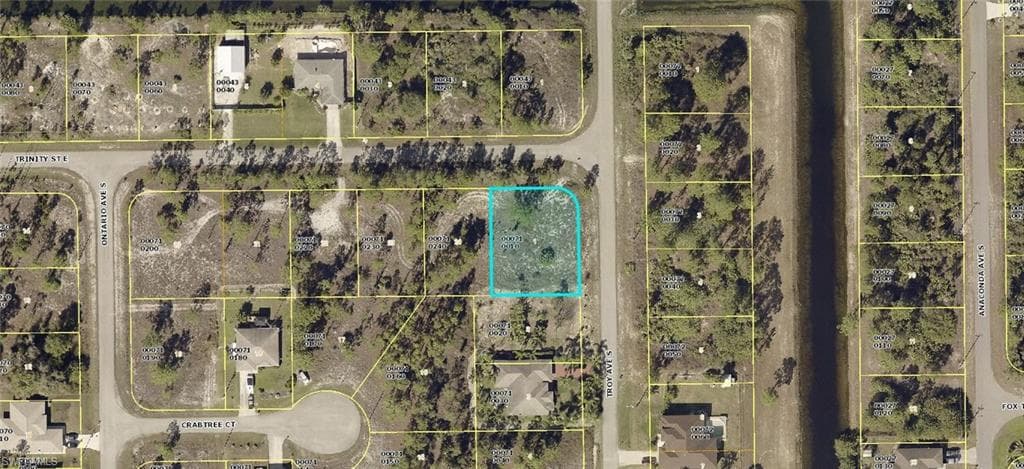 660 Trinity ST E LEHIGH ACRES, FL 33974
