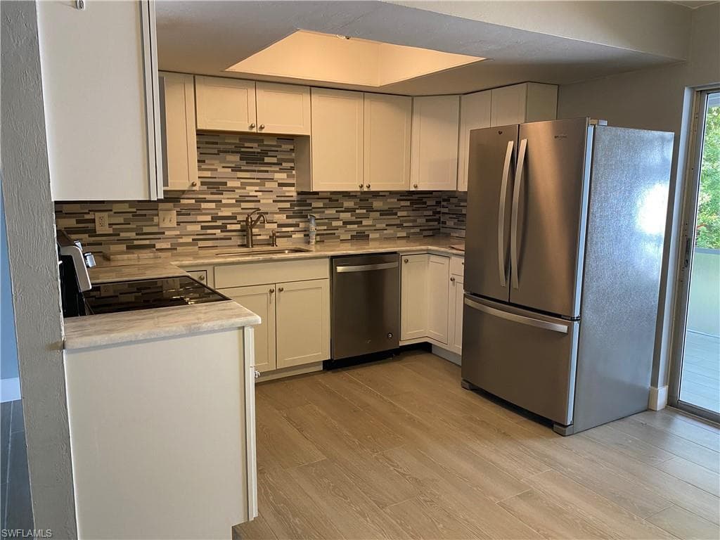 687 110th AVE N NAPLES, FL 34108
