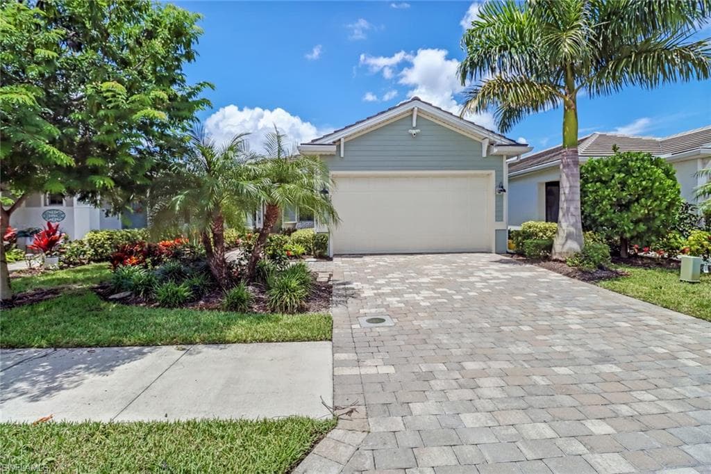 28280 SEASONS TIDE AVE BONITA SPRINGS, FL 34135