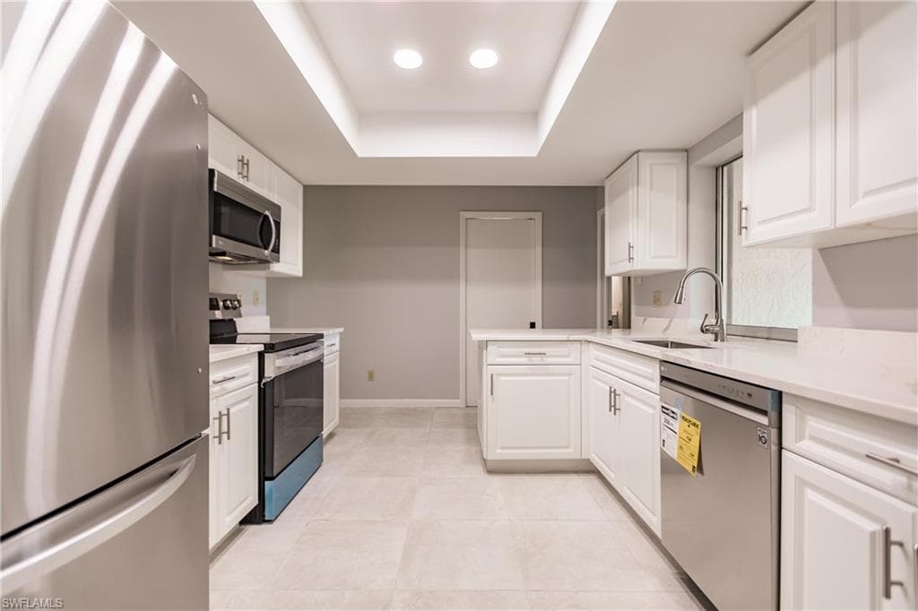 2124 SE 4th ST CAPE CORAL, FL 33990