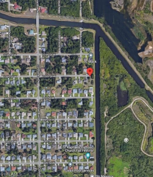 1305 W 10th ST LEHIGH ACRES, FL 33972