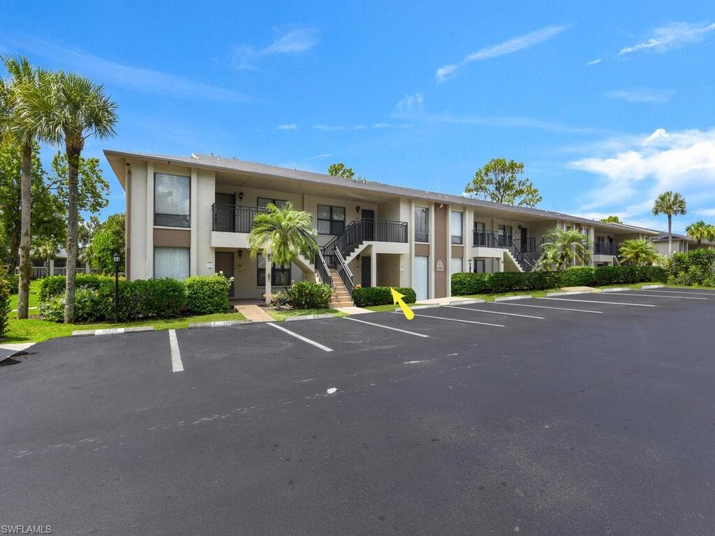 1208 Commonwealth CIR J-102 NAPLES, FL 34116
