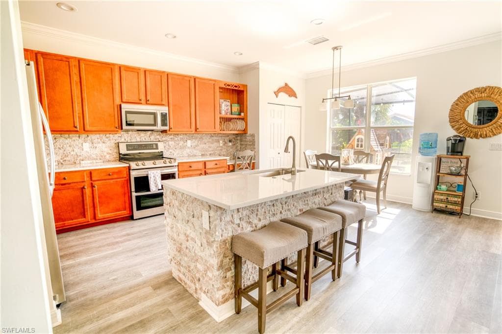 1691 Triangle Palm TER NAPLES, FL 34119