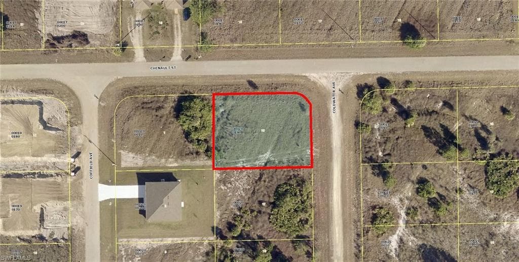 808 Coldwater AVE LEHIGH ACRES, FL 33974