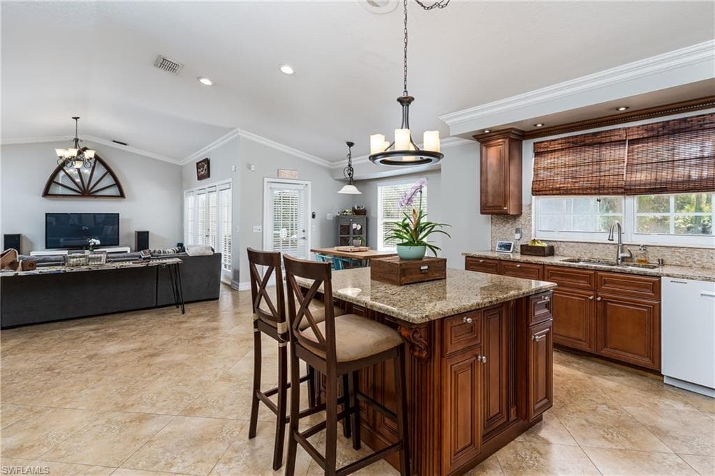 660 11th ST NW NAPLES, FL 34120