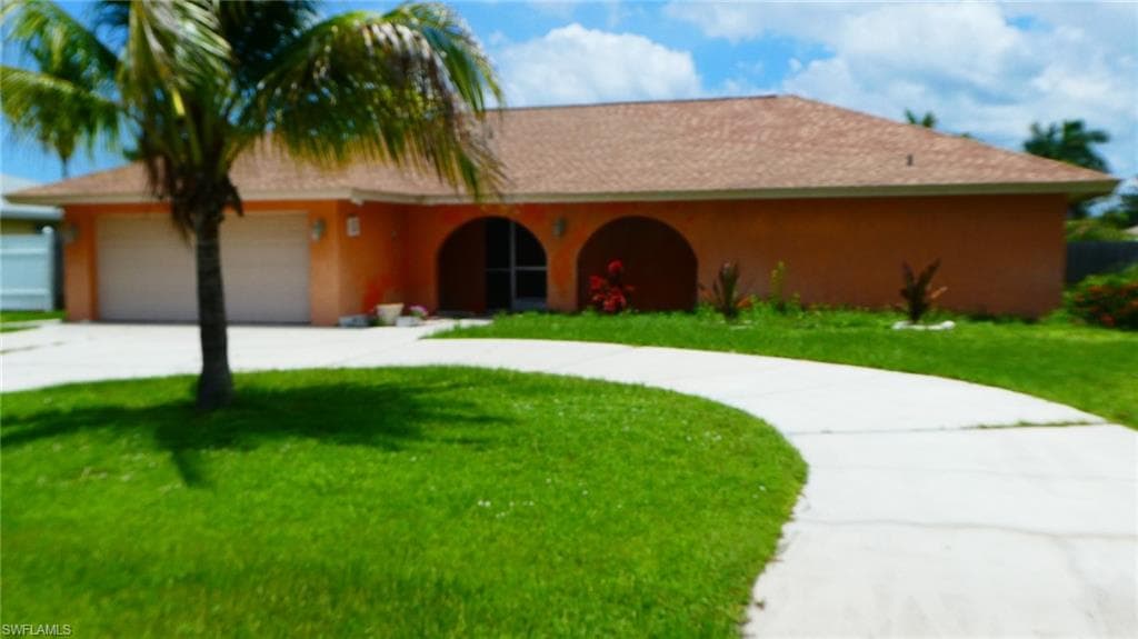 4835 Tahiti LN NAPLES, FL 34112