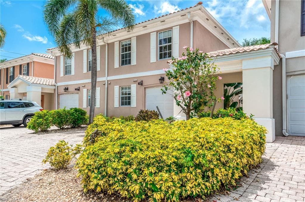 5778 Cove CIR 21 NAPLES, FL 34119