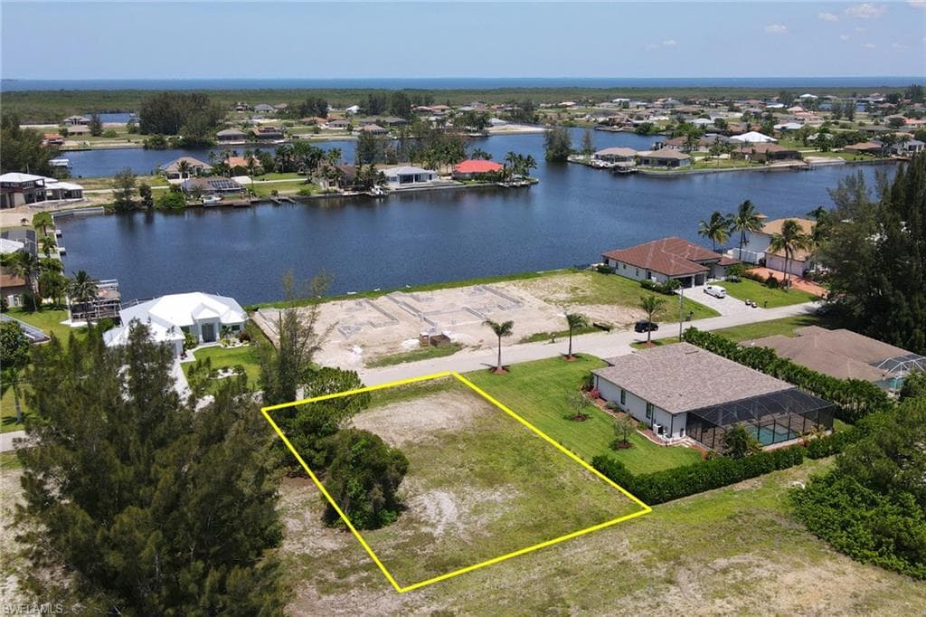 2811 NW 42nd PL CAPE CORAL, FL 33993