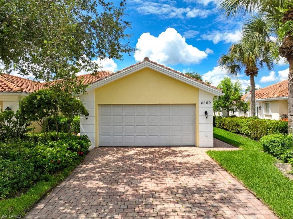 4209 Saint George LN NAPLES, FL 34119
