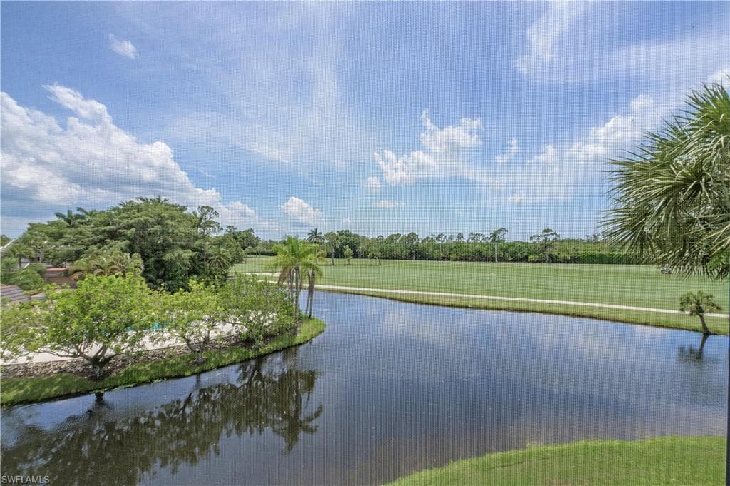 331 Bears Paw TRL 331 NAPLES, FL 34105