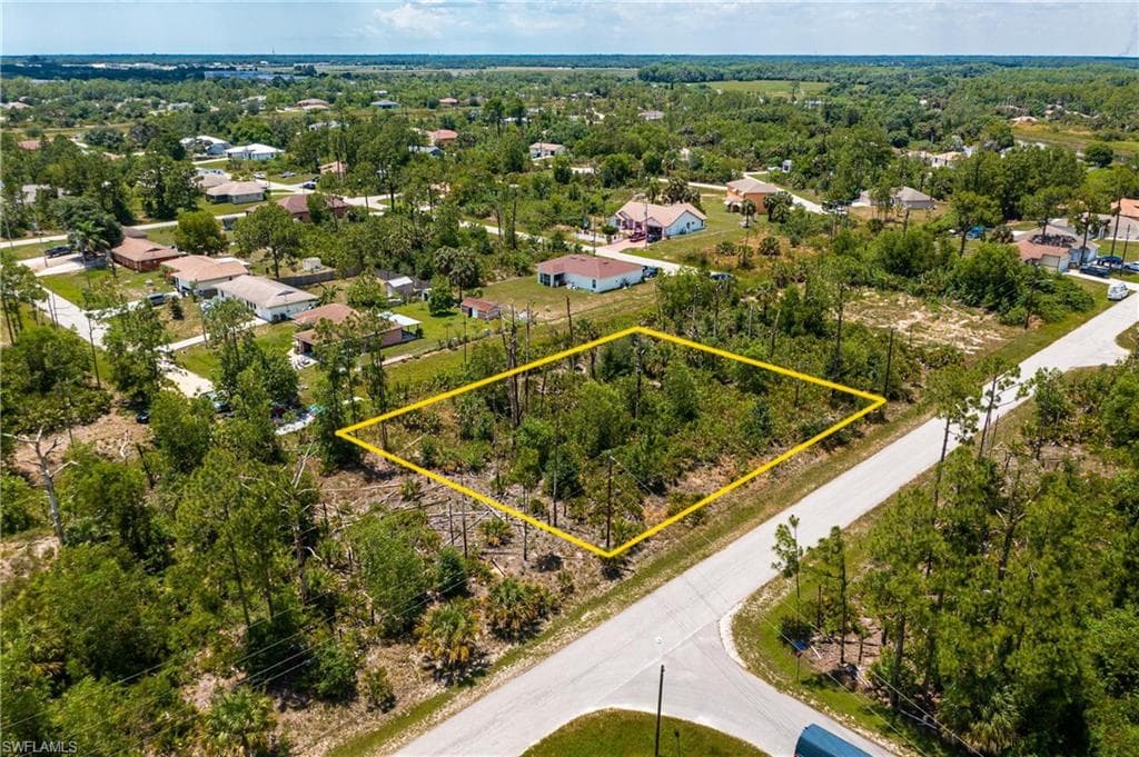 2403 Paula AVE N LEHIGH ACRES, FL 33971