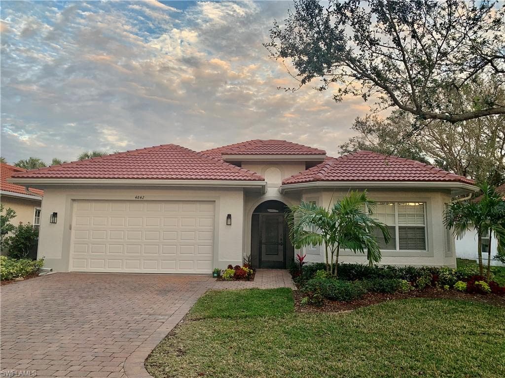 4842 Europa DR S NAPLES, FL 34105
