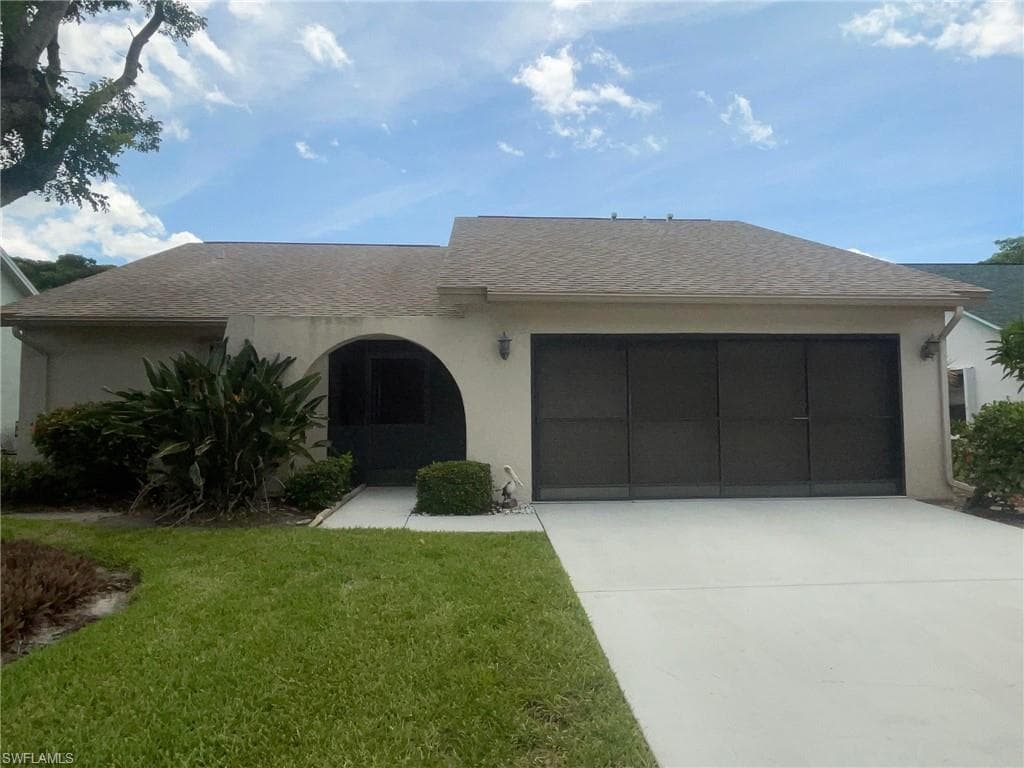 11139 Caravel CIR FORT MYERS, FL 33908