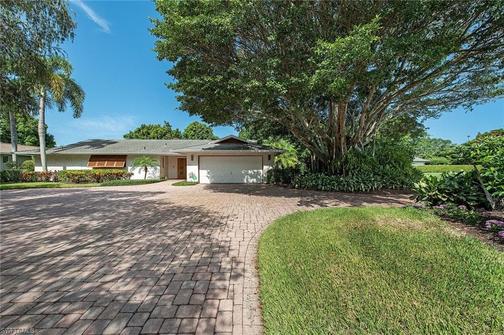 3215 Regatta RD NAPLES, FL 34103