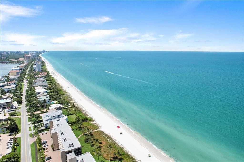 548 109th AVE N NAPLES, FL 34108