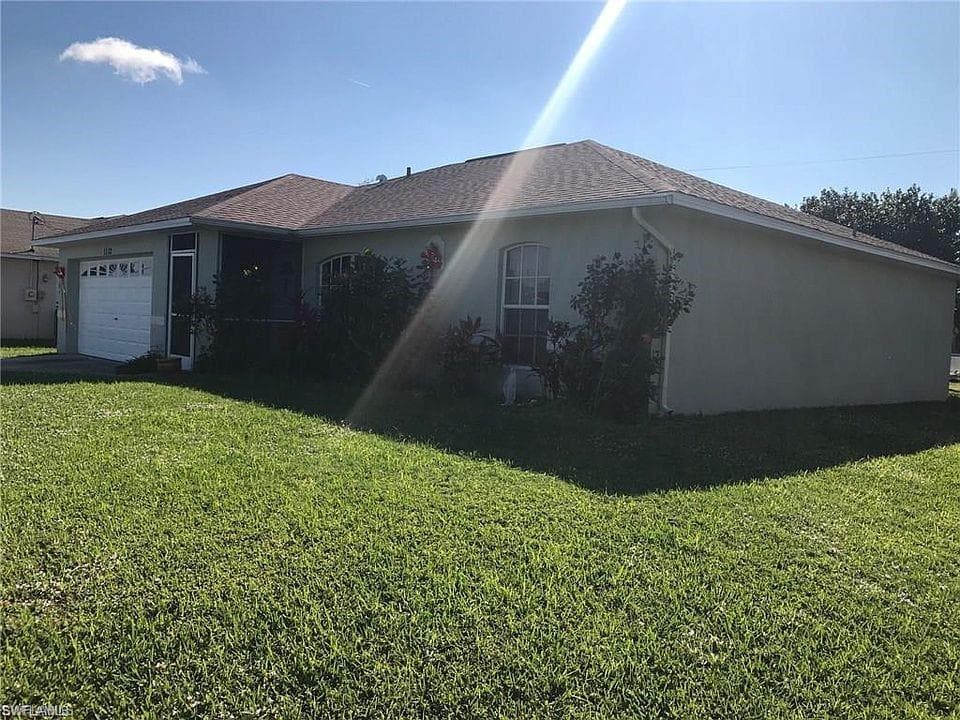 1112 SW 45th TER CAPE CORAL, FL 33914