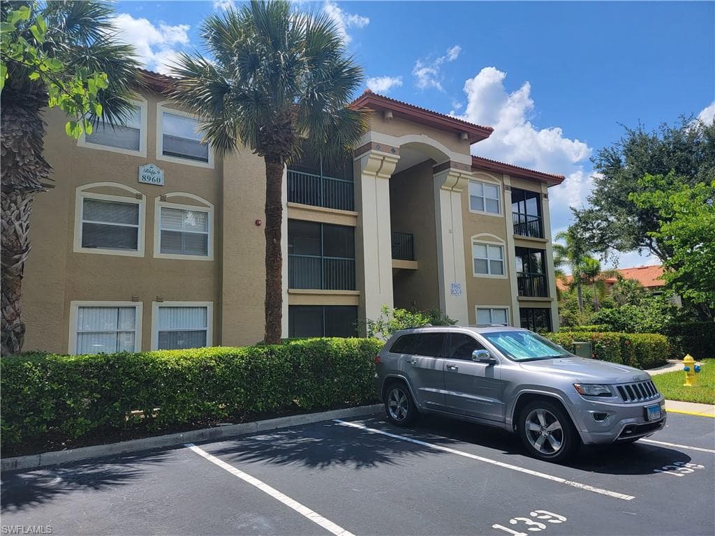 8960 Colonnades CT E 924 BONITA SPRINGS, FL 34135