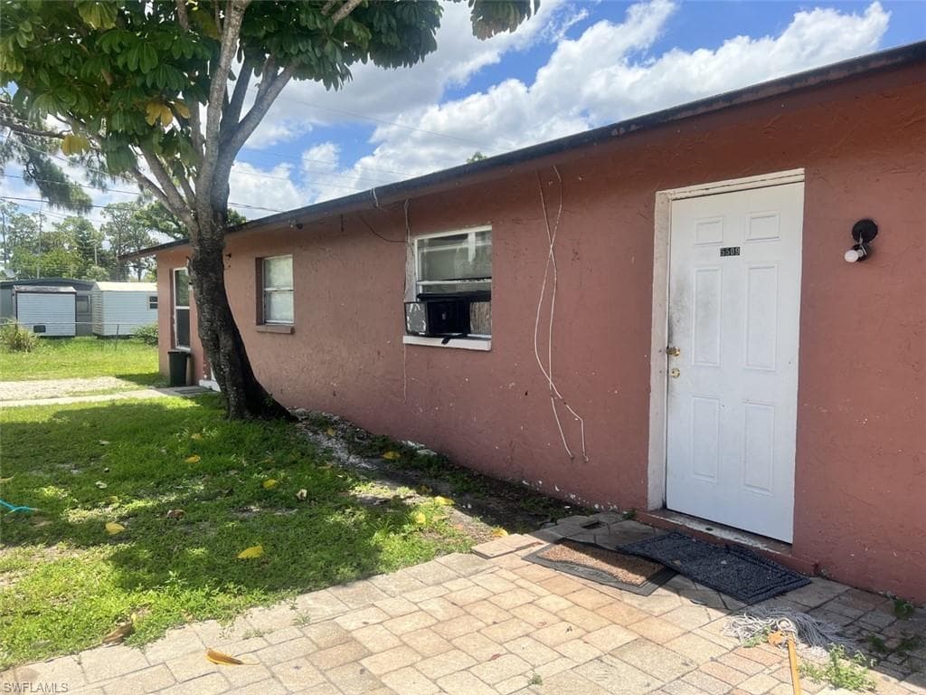 5509-5511 5TH AVE FORT MYERS, FL 33907