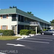 300 Valley Stream DR A-5 NAPLES, FL 34113