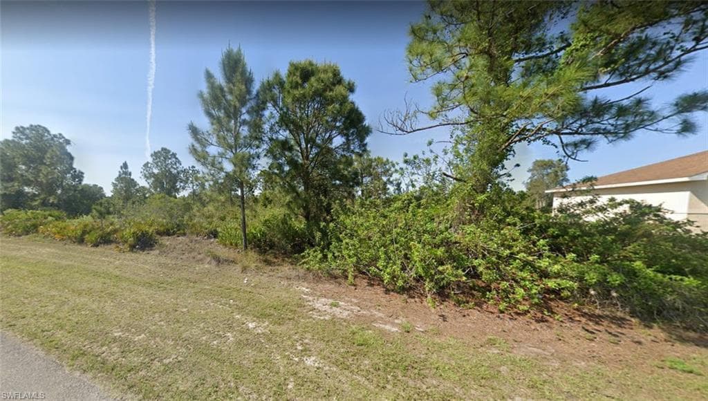 2812 31st ST W LEHIGH ACRES, FL 33971