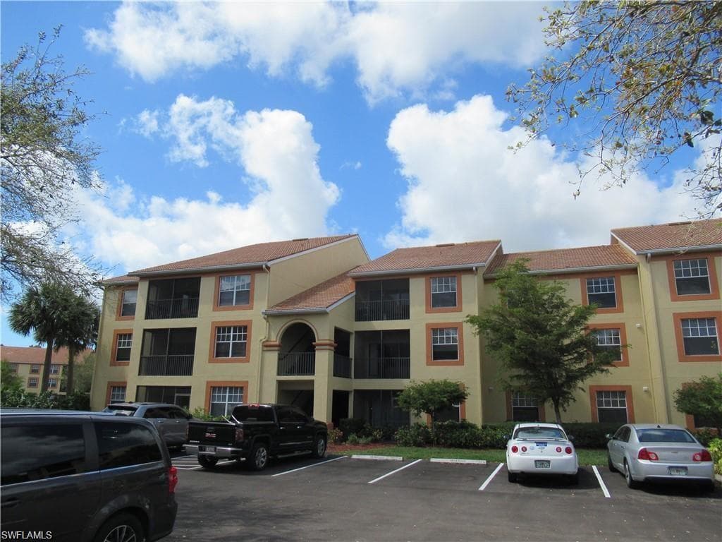 7975 Preserve CIR 1035 NAPLES, FL 34119
