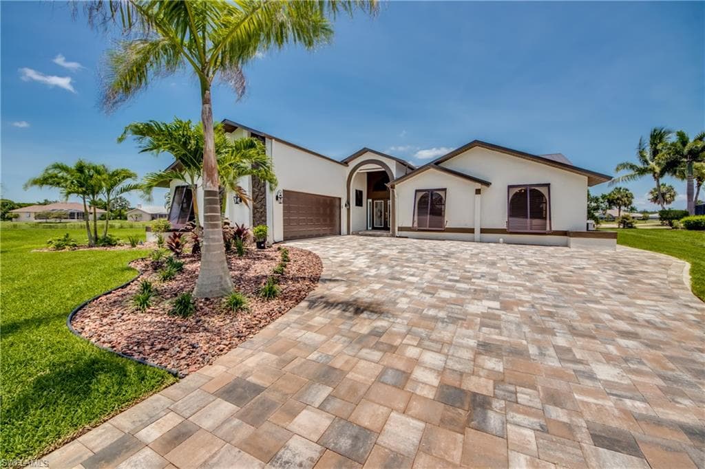 11857 Princess Grace CT CAPE CORAL, FL 33991