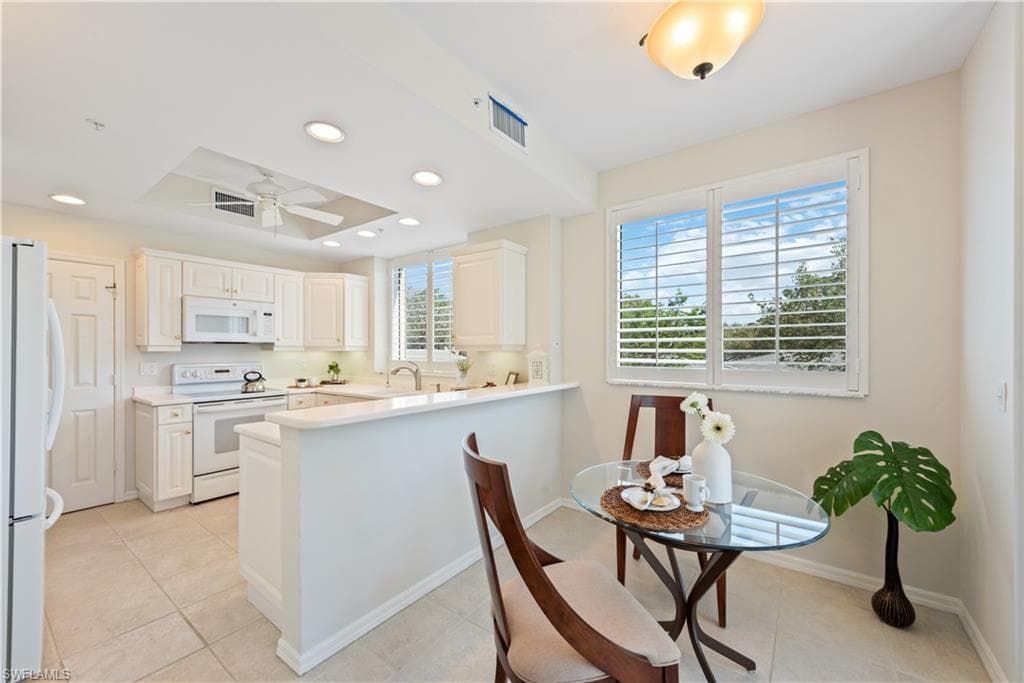 1001 Arbor Lake DR 101 NAPLES, FL 34110