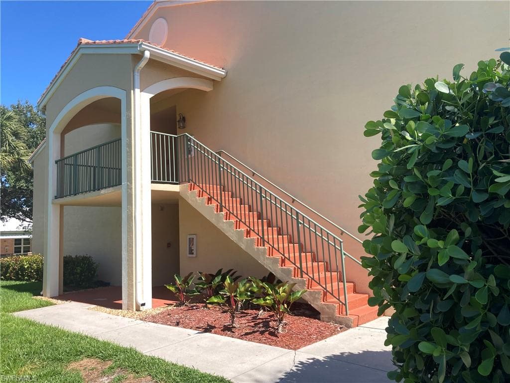 1210 Wildwood Lakes BLVD 202 NAPLES, FL 34104