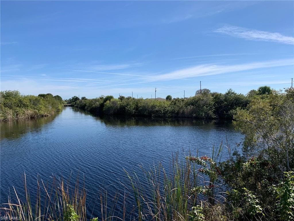 3927 NW 38th AVE CAPE CORAL, FL 33993