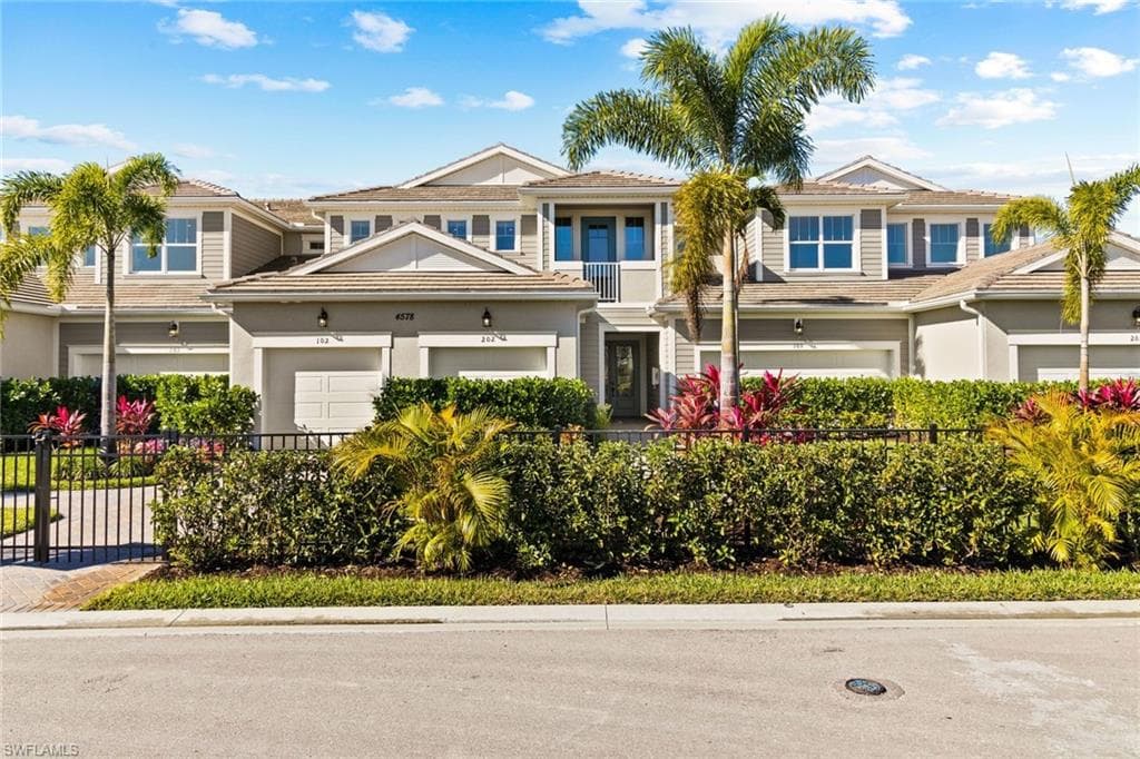 4698 ARBORETUM NAPLES, FL 34112