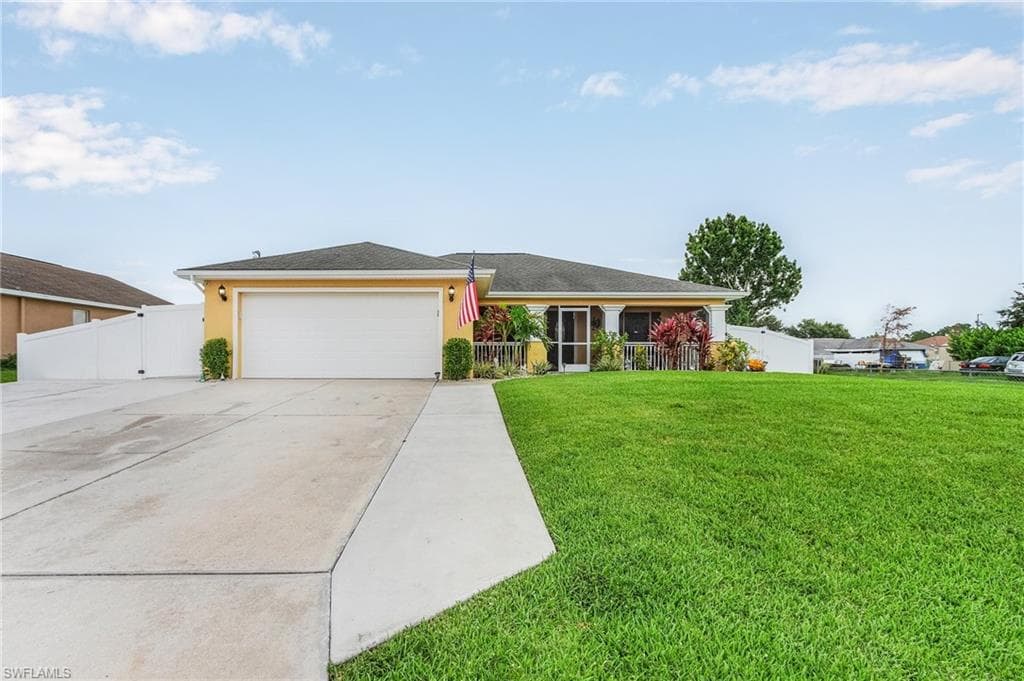 3814 8th ST SW LEHIGH ACRES, FL 33976