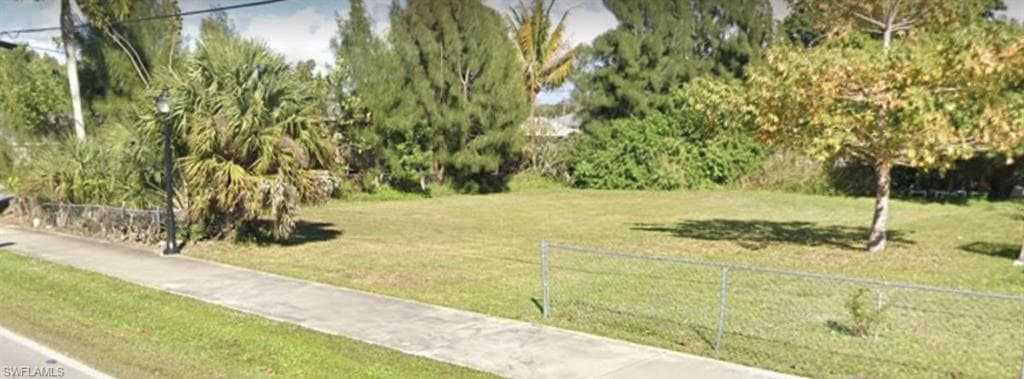 5025 Bayshore DR NAPLES, FL 34112