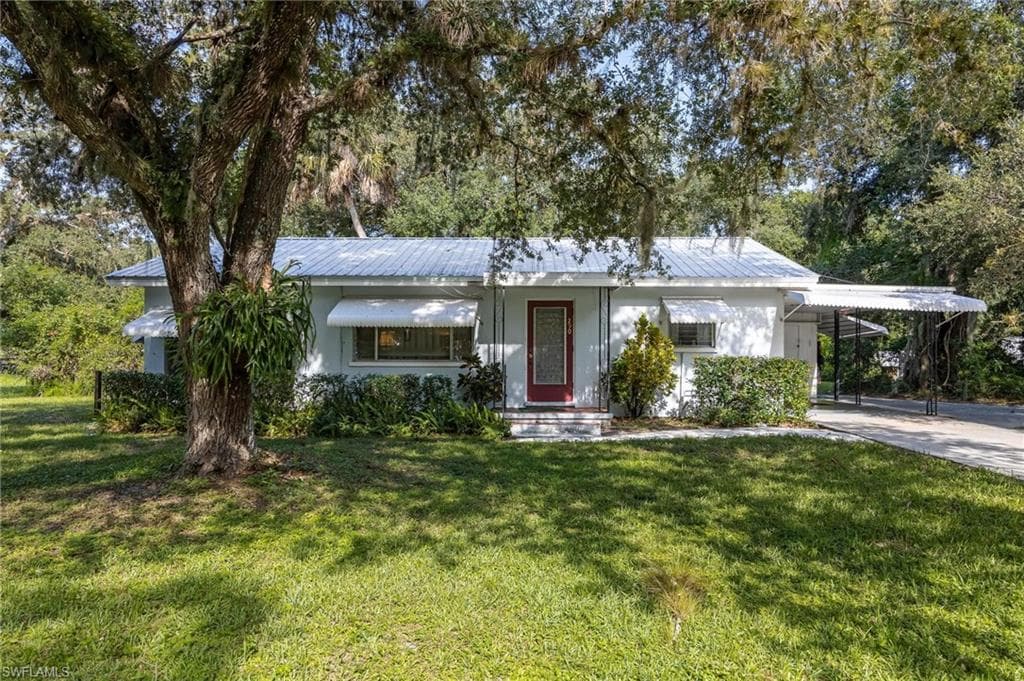 290 Hendry ST LABELLE, FL 33935