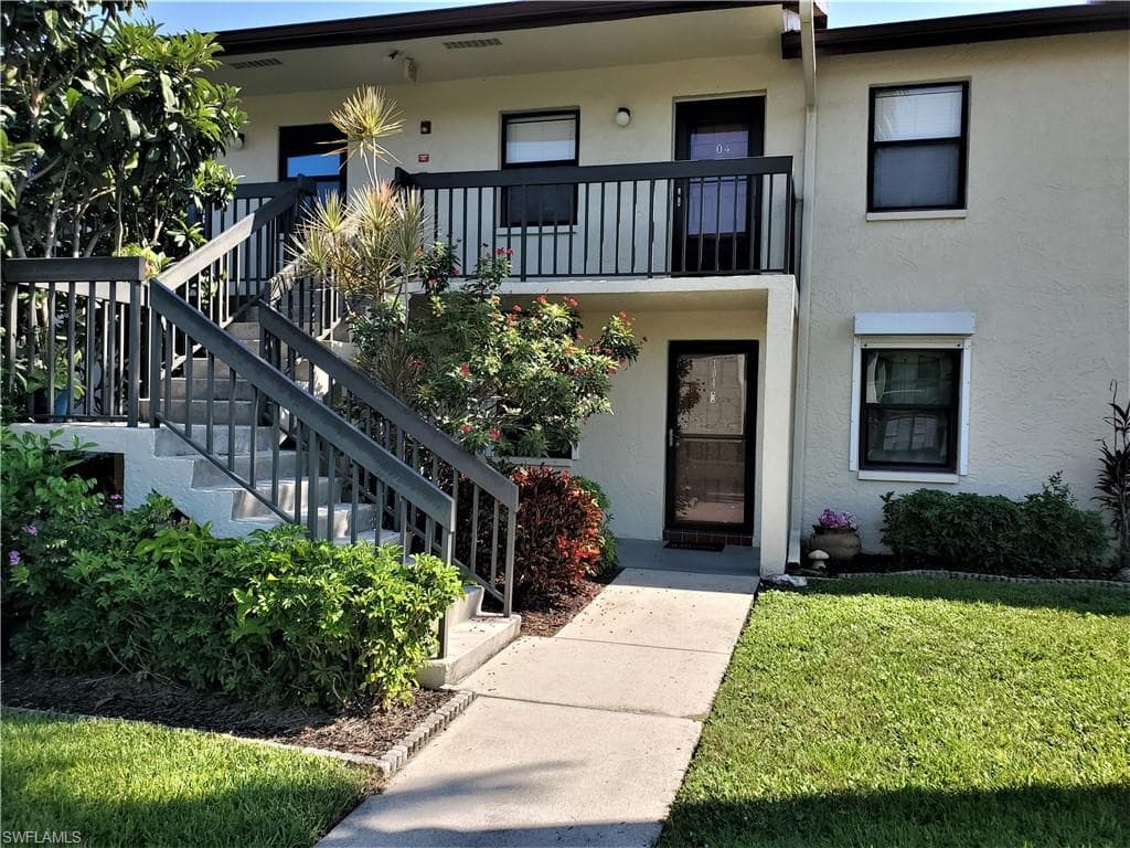 9300 Lake Park DR 104 FORT MYERS, FL 33919