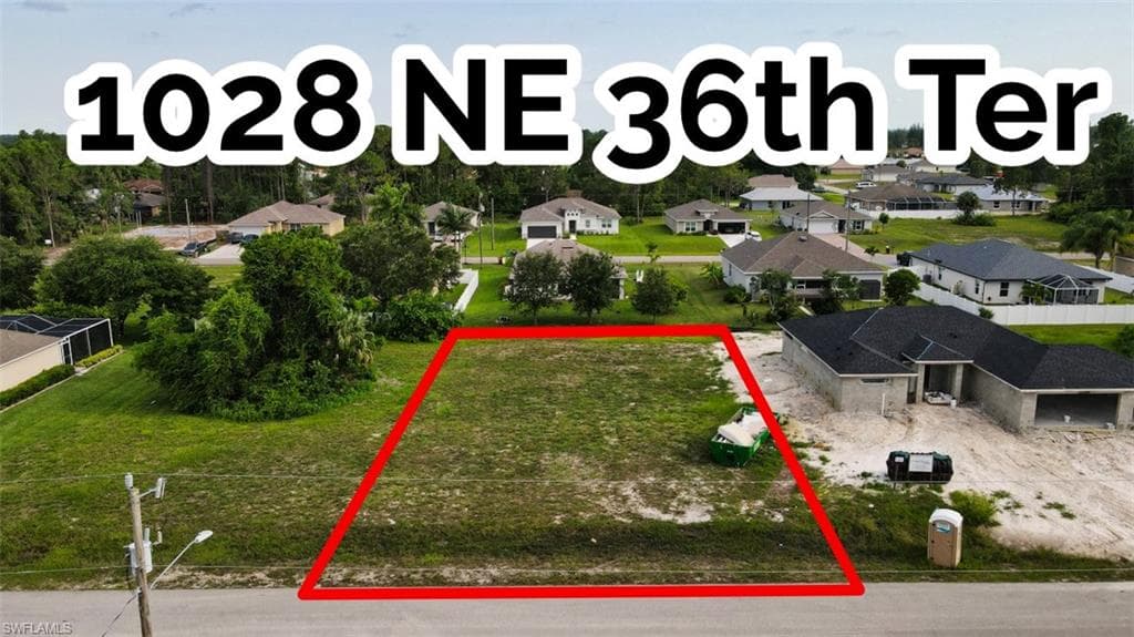 1028 NE 36th TER CAPE CORAL, FL 33909