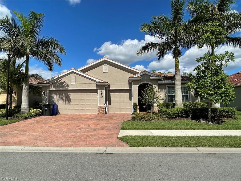 3157 Royal Gardens AVE FORT MYERS, FL 33916