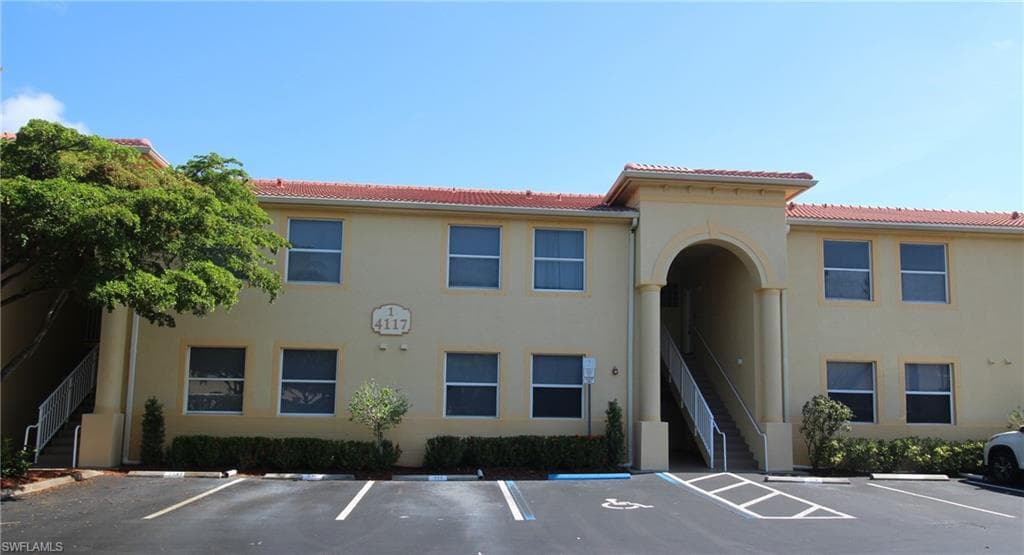4117 Bellasol CIR 124 FORT MYERS, FL 33916