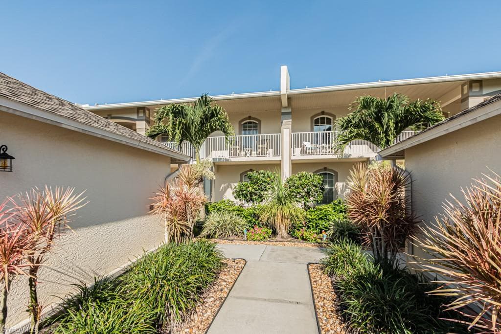 314 Newport DR 1606 NAPLES, FL 34114