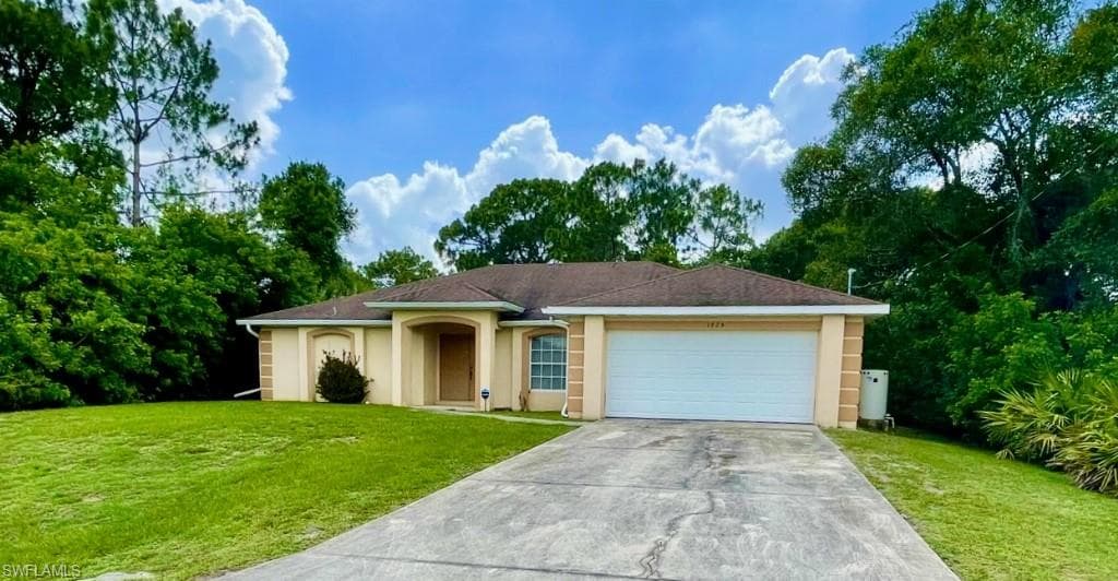 1825 Tomaso AVE LEHIGH ACRES, FL 33972