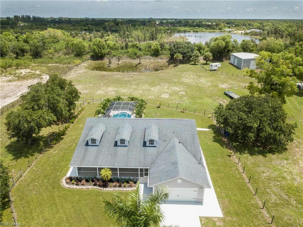3275 Sand RD CAPE CORAL, FL 33993