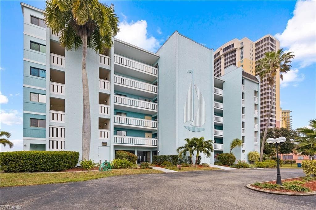 2711 1st ST 203 FORT MYERS, FL 33916