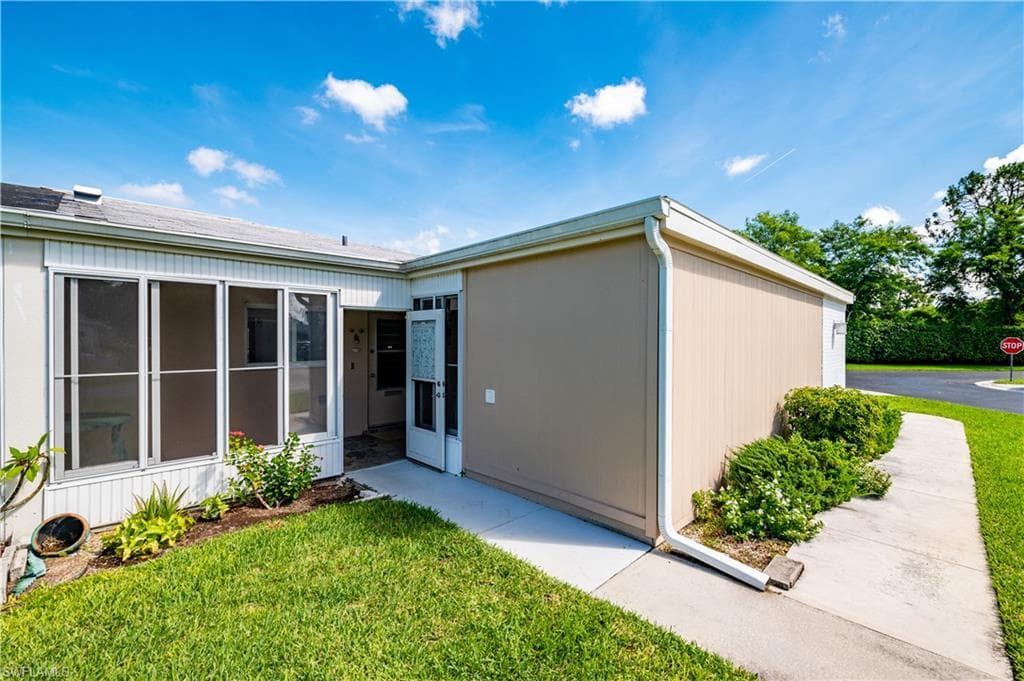 8406 Bahama CT FORT MYERS, FL 33907