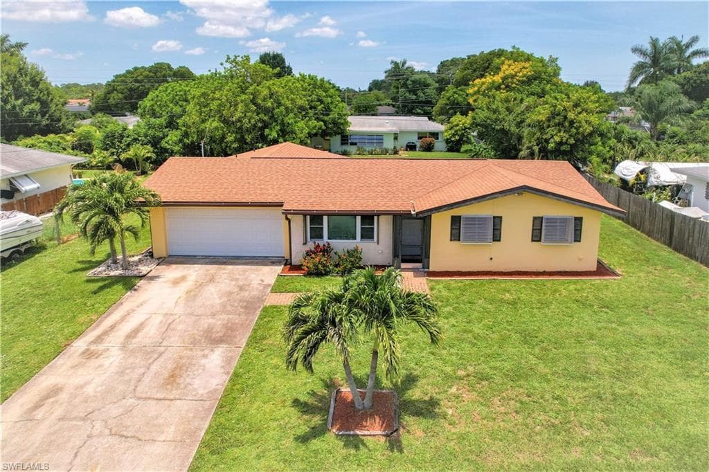 4555 Vinsetta AVE NORTH FORT MYERS, FL 33903
