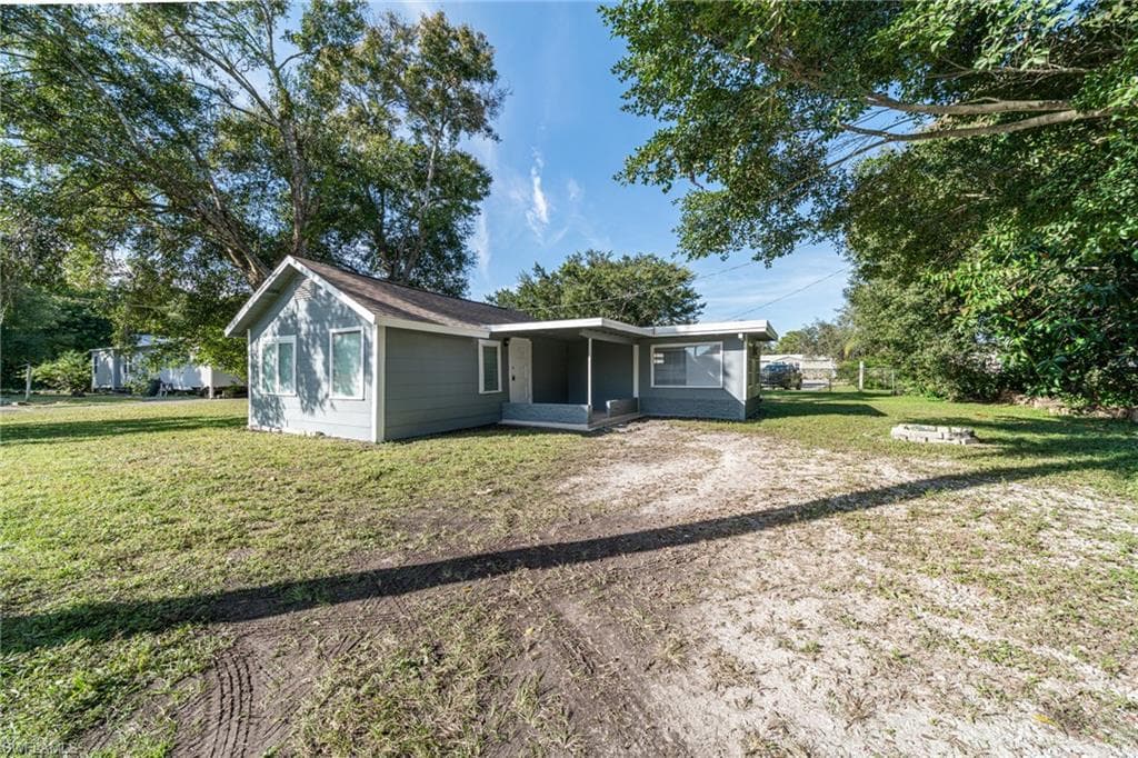 352 State ST NORTH FORT MYERS, FL 33903