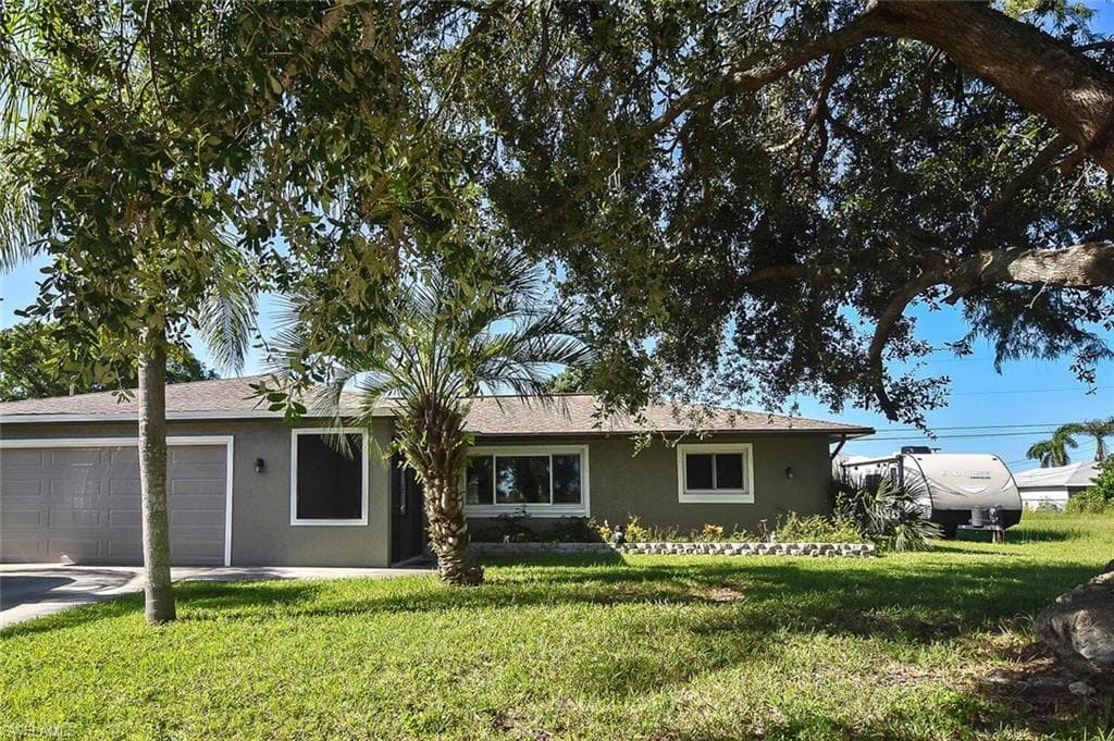 232 SE 25th TER CAPE CORAL, FL 33904