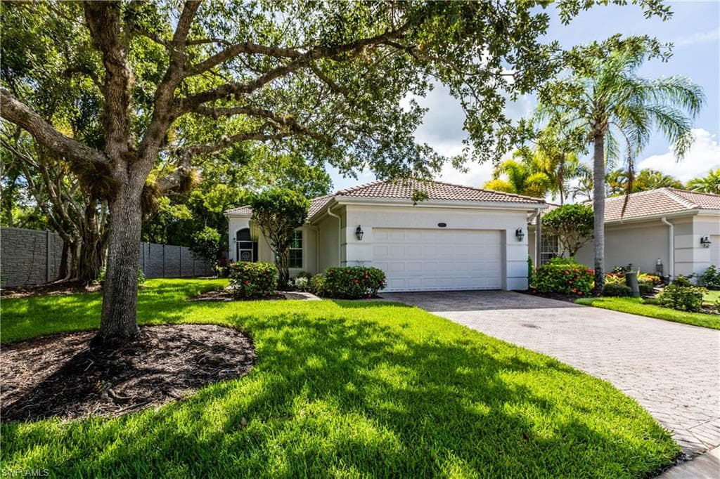 8571 Pepper Tree WAY NAPLES, FL 34114