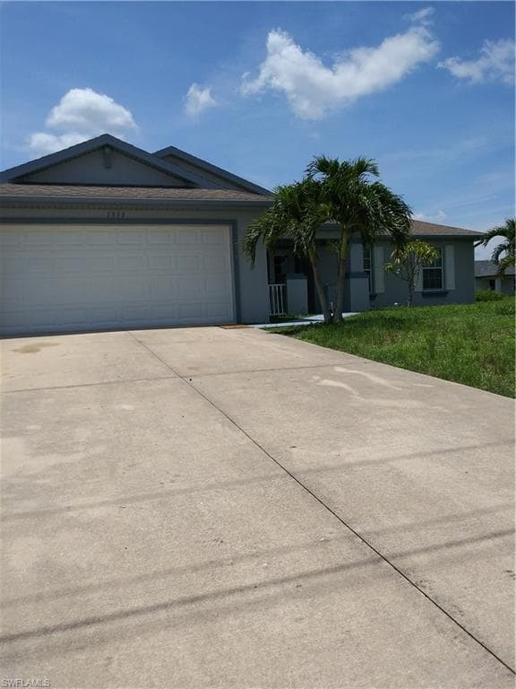 1513 N Gator CIR CAPE CORAL, FL 33909