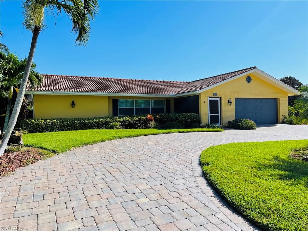 1011 Clarellen DR FORT MYERS, FL 33919