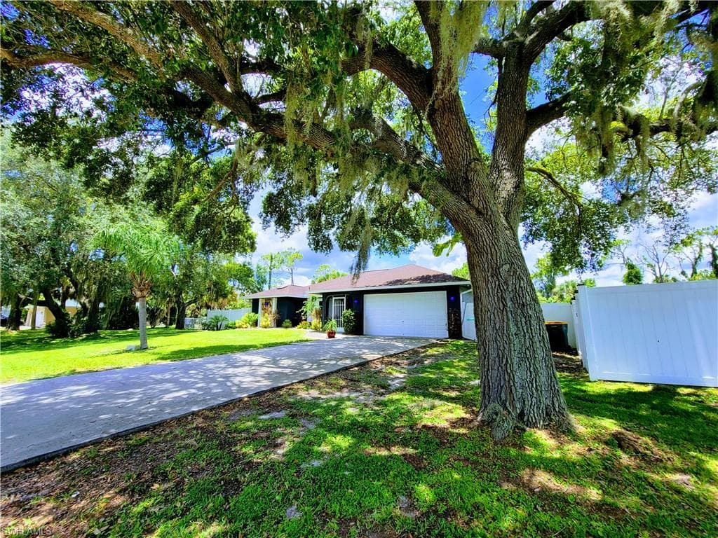 1385 Kensington ST PORT CHARLOTTE, FL 33952